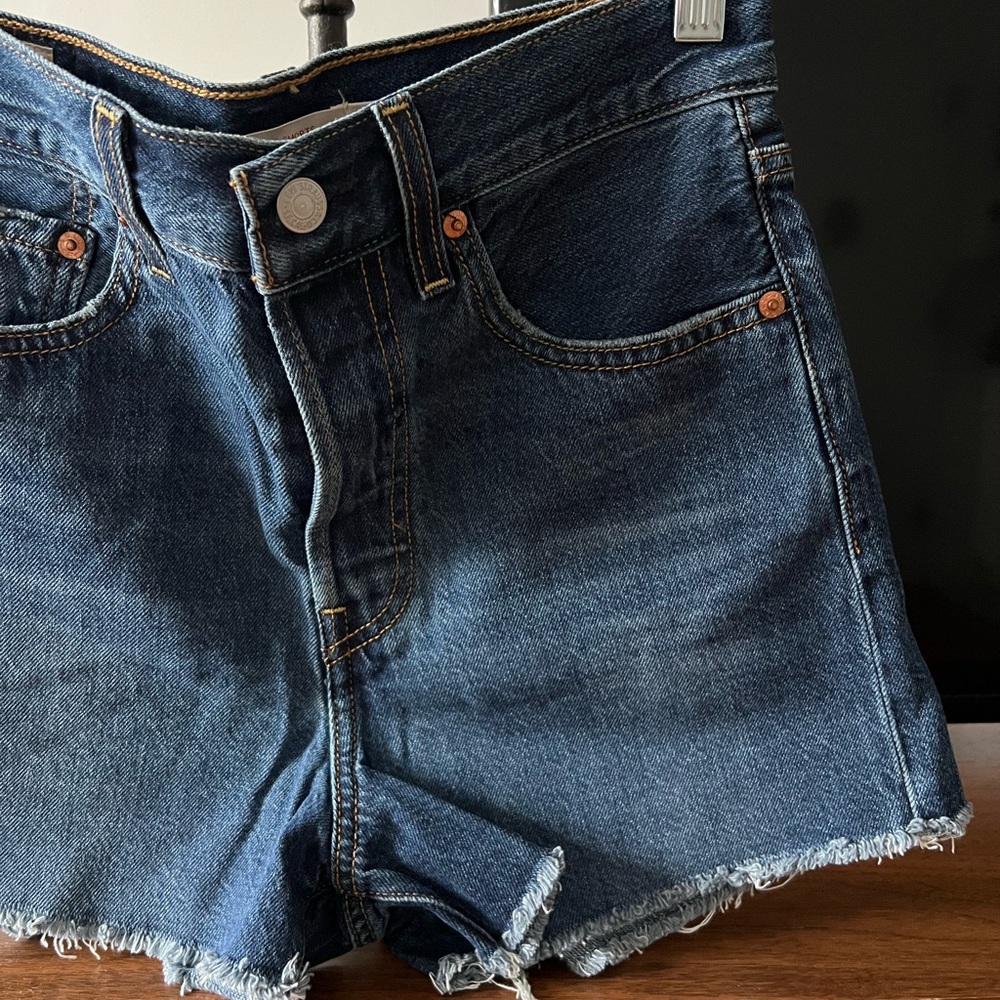 Levi’s high waisted jean shorts - Picture 2 of 7